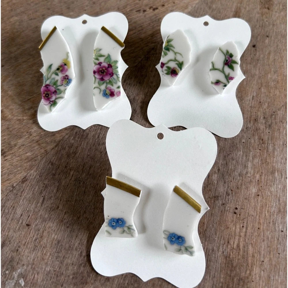 Handmade Broken China Earrings Small Circle Chinoiserie Vintage Style 1